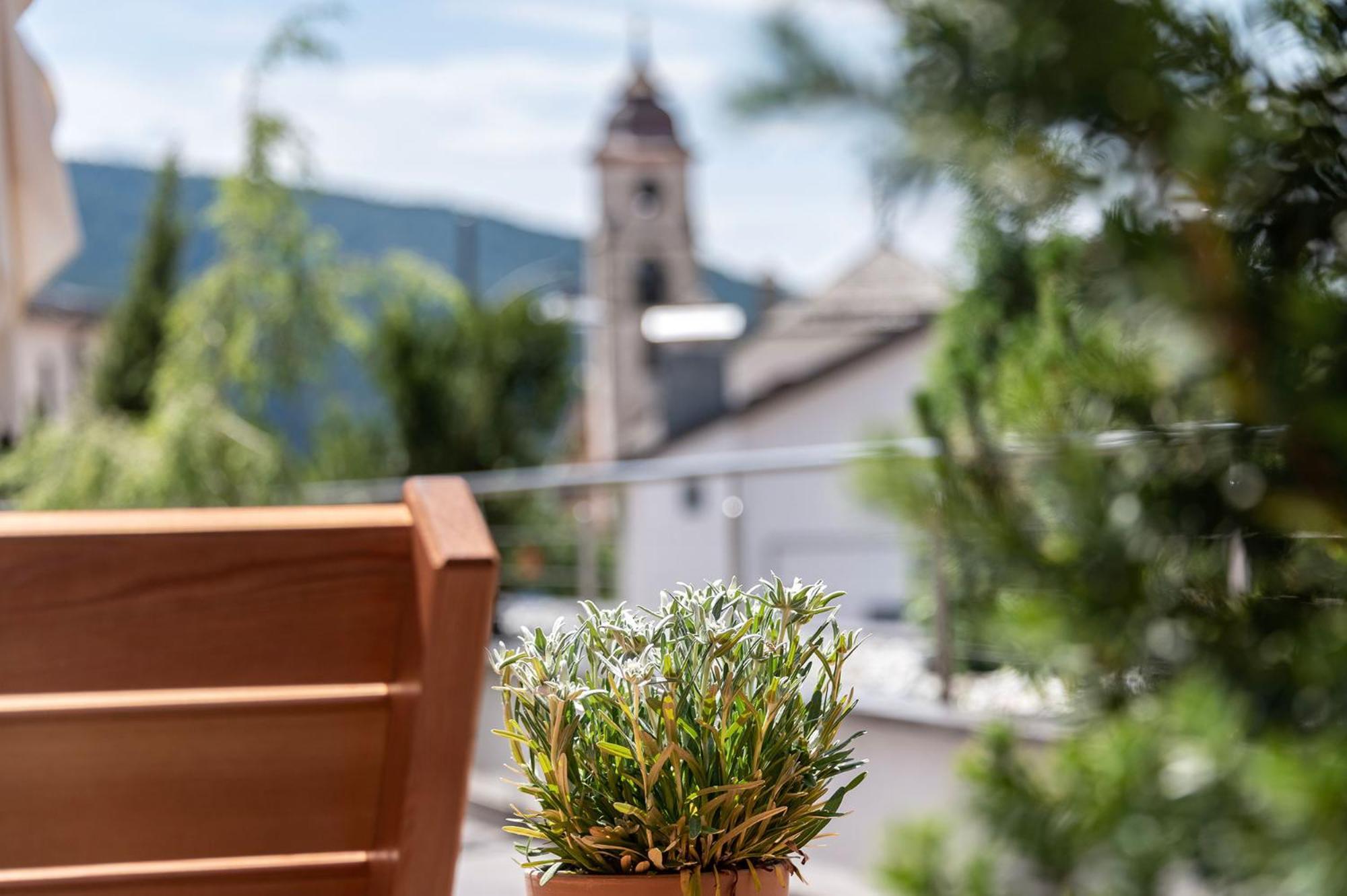 Apparthotel Feldhof - Living And Bistro Nova Ponente Exterior photo